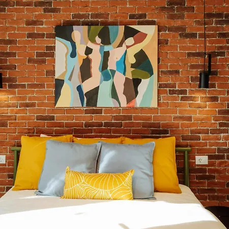 Les Charmes D'elisabeth *