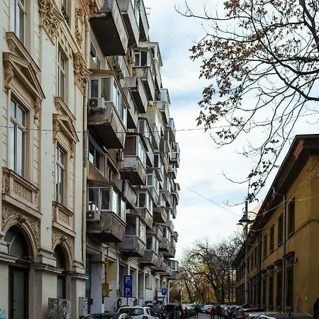 Les Charmes D'elisabeth *