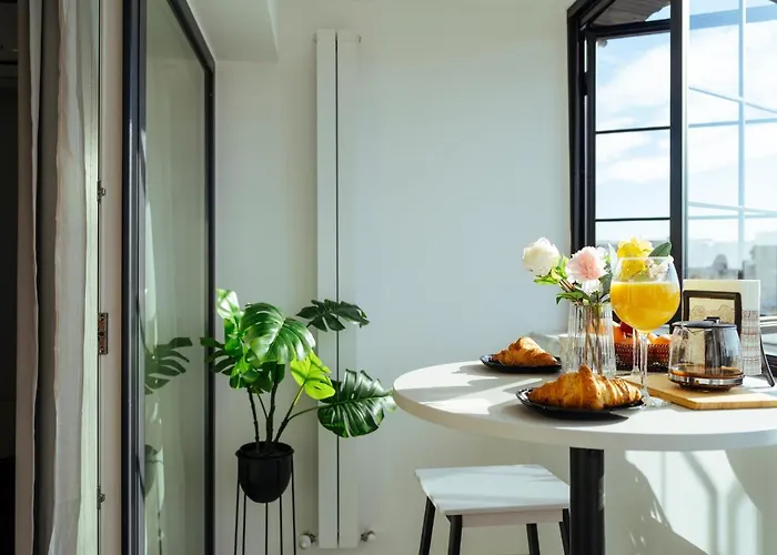 Les Charmes D'elisabeth