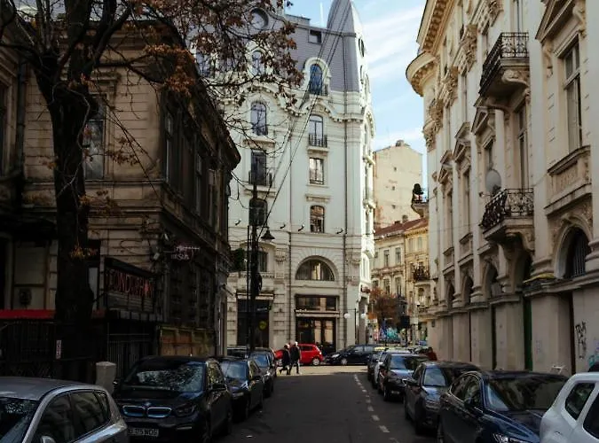 Les Charmes D'elisabeth